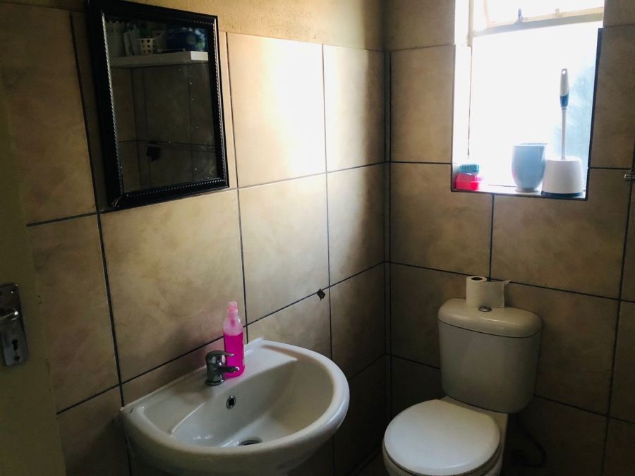 2 Bedroom Property for Sale in Rustenburg Central North West